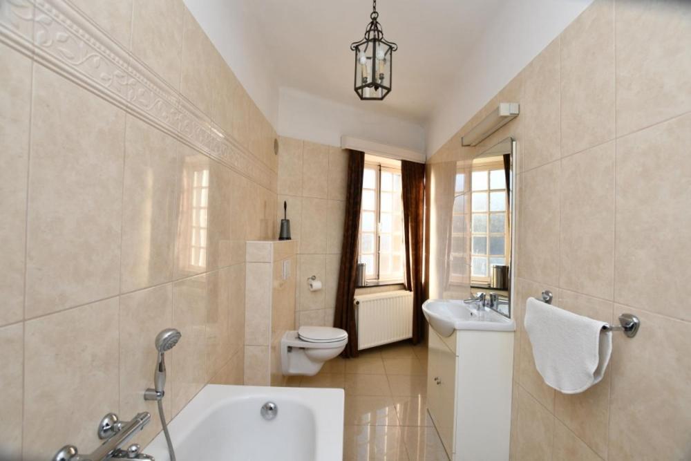 La Villa Spa, A 10 Minutes A Pied Du Centre Ville Bagian luar foto